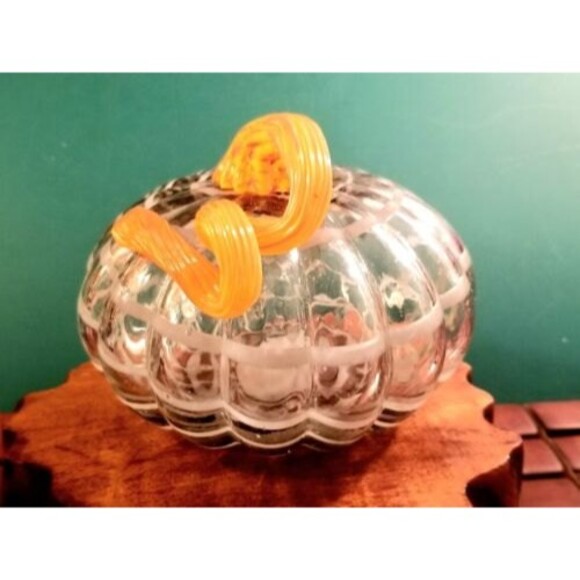 Hand Blown Art Glass Harvest Pumpkin 4" High 5.5" Diameter - Picture 2 of 6